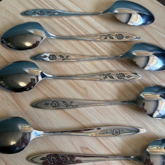 7 Vintage Oneida My Rose Serving Spoons 8 1/4 in - Picture 6 of 9